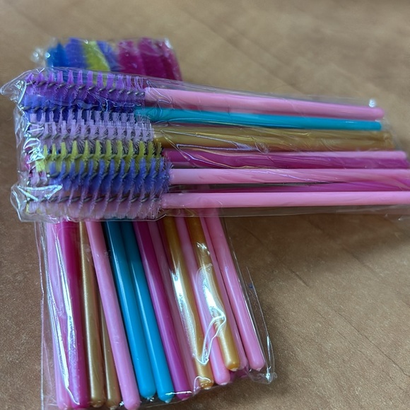 40 pcs Disposable Eyelash Mascara Brushes Mascara Wands Applicator Eyebrow Brush - Picture 2 of 4